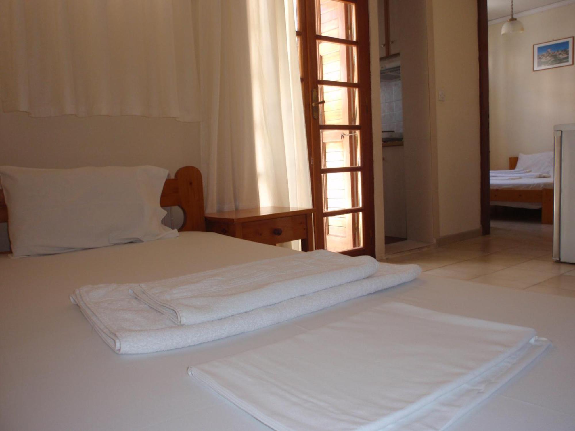 Vazakas Rooms Митилини Экстерьер фото