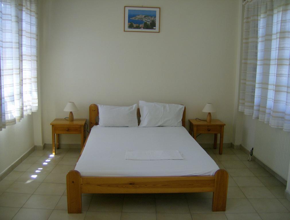 Vazakas Rooms Митилини Экстерьер фото